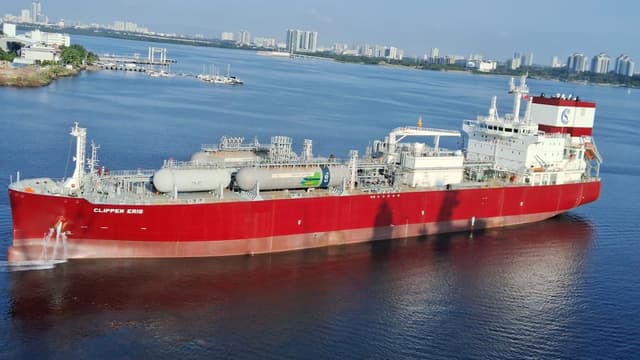 Seatrium delivers the worldโs first full-scale turnkey Onboard Carbon Capture and Storage System retrofit